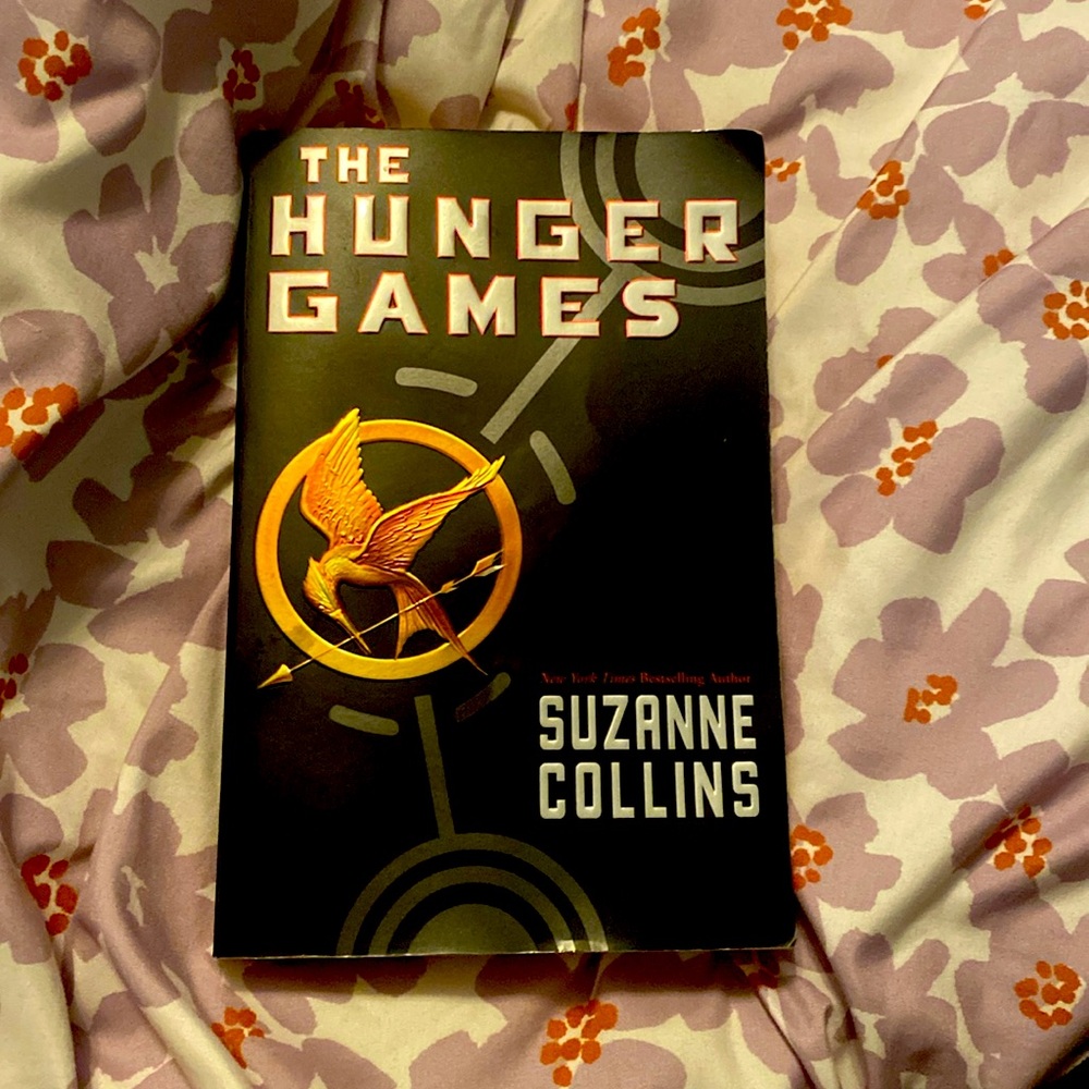 Hunger Games Book 1 and 2 Catching Fire